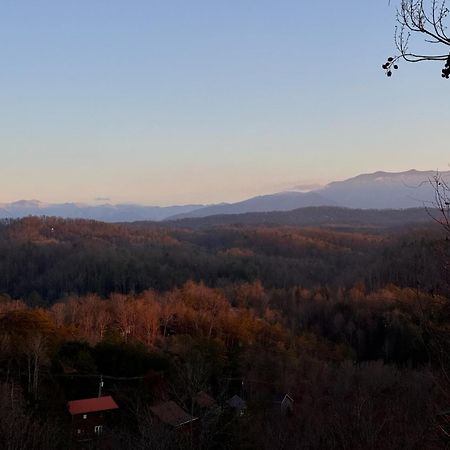 Smoky Paws - Exceptional Cabin, Stunning Mountain Views, Hot Tub, Tranquil, Gigabit Internet, Free L2 Ev พิเจนฟอร์จ ภายนอก รูปภาพ