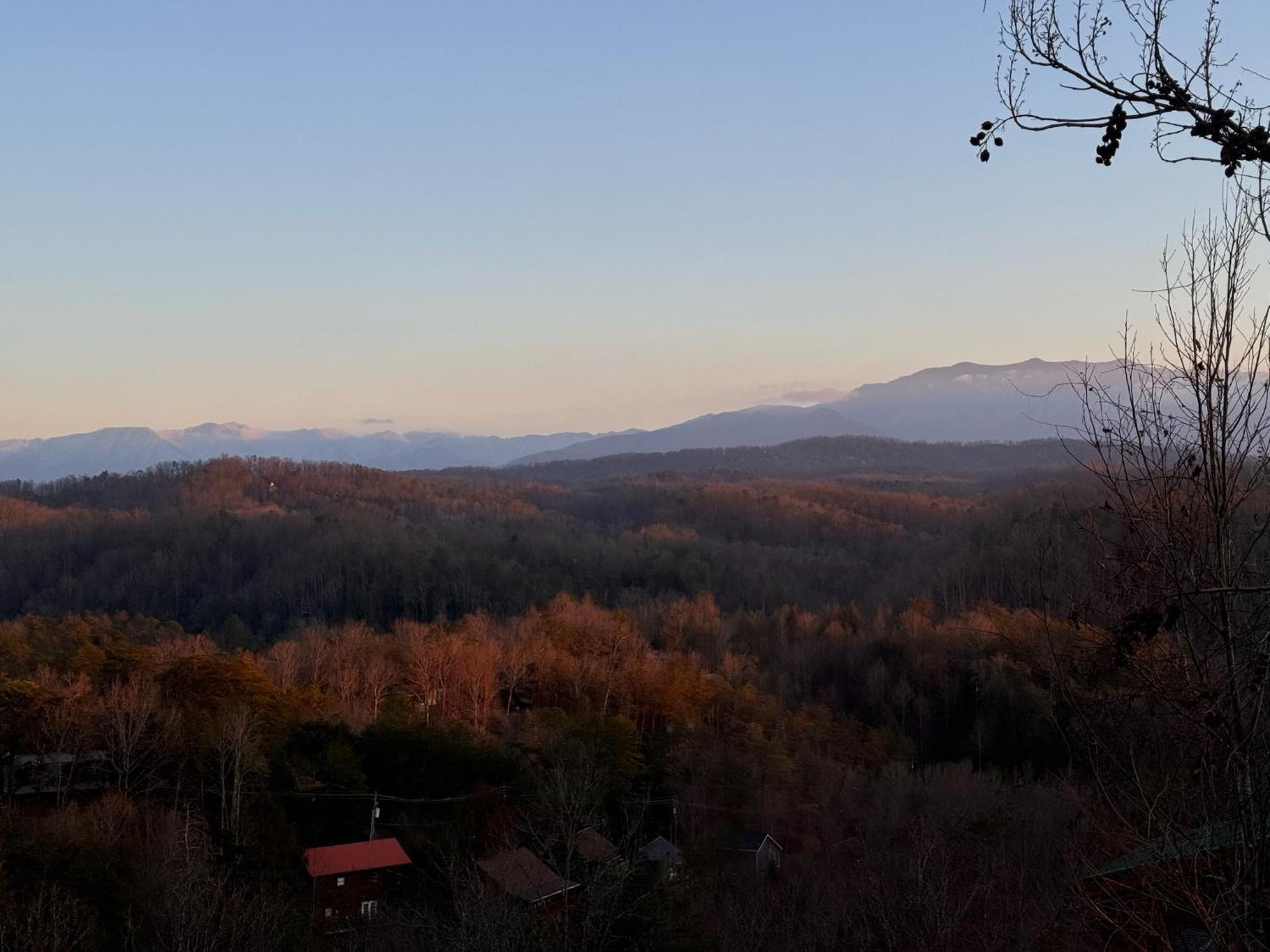Smoky Paws - Exceptional Cabin, Stunning Mountain Views, Hot Tub, Tranquil, Gigabit Internet, Free L2 Ev พิเจนฟอร์จ ภายนอก รูปภาพ