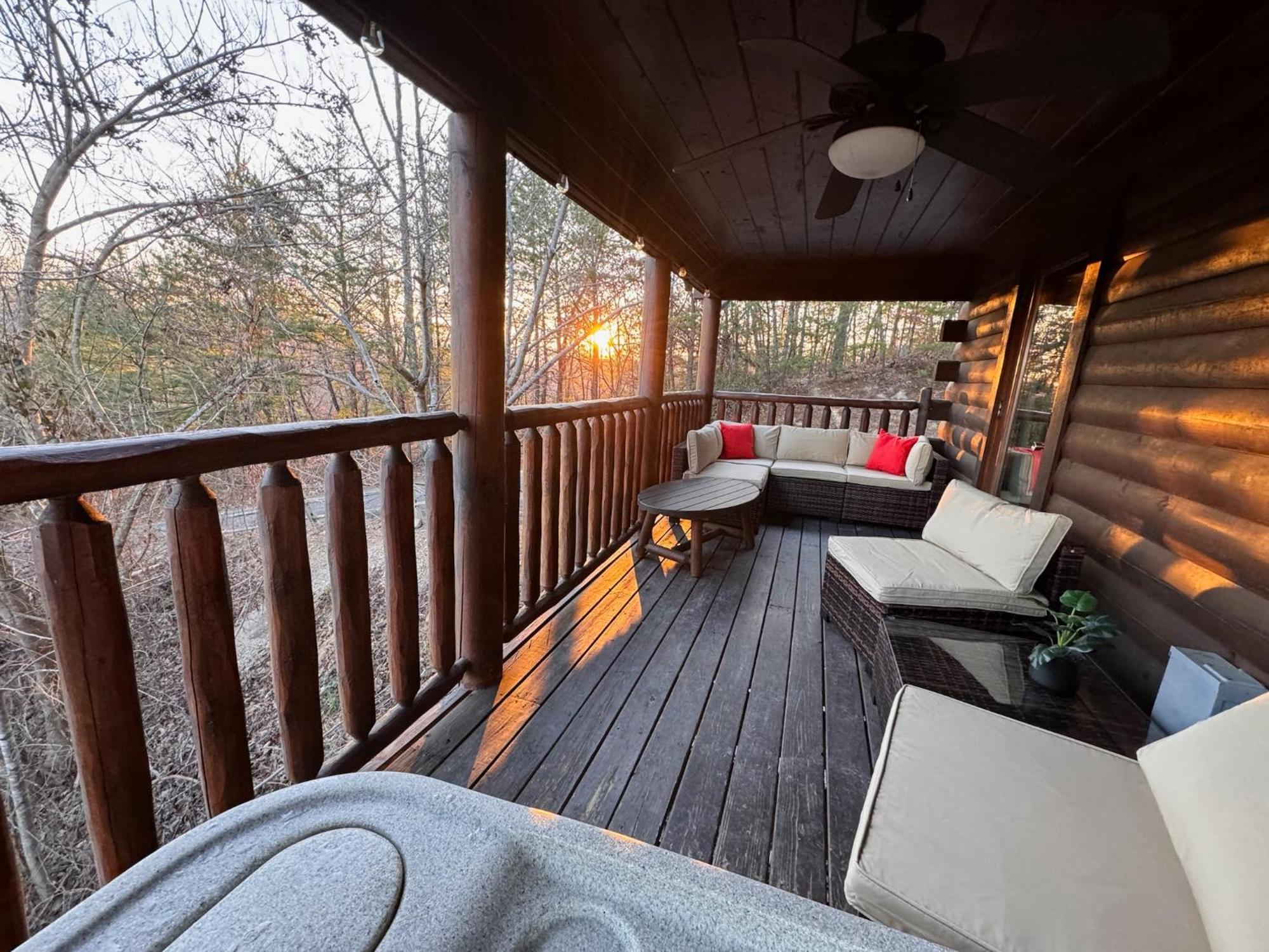 Smoky Paws - Exceptional Cabin, Stunning Mountain Views, Hot Tub, Tranquil, Gigabit Internet, Free L2 Ev พิเจนฟอร์จ ภายนอก รูปภาพ