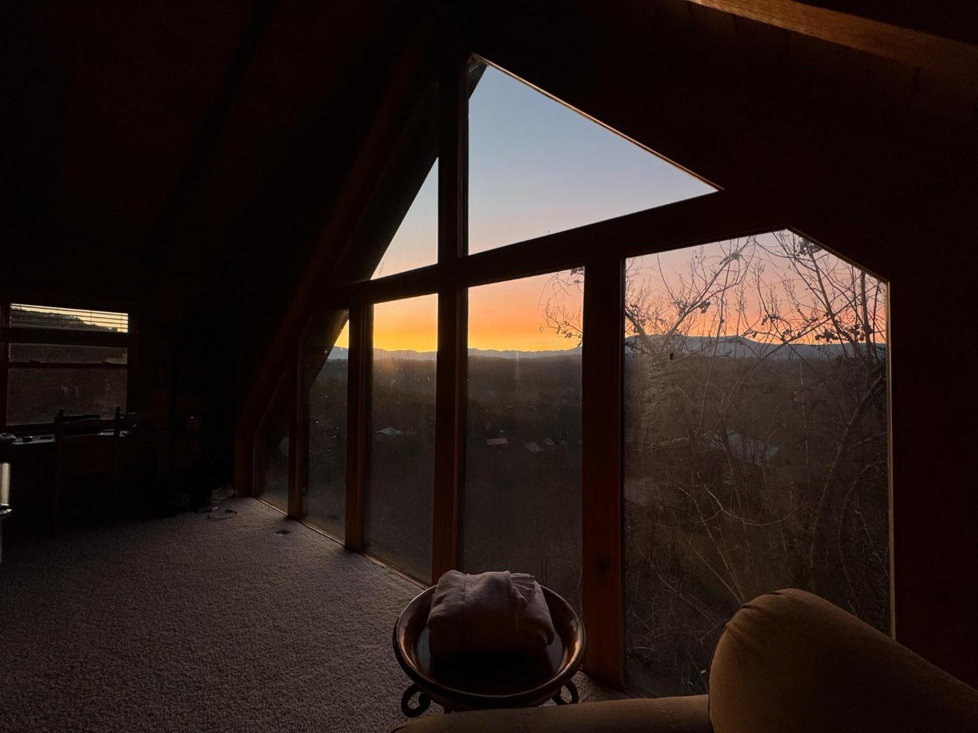 Smoky Paws - Exceptional Cabin, Stunning Mountain Views, Hot Tub, Tranquil, Gigabit Internet, Free L2 Ev พิเจนฟอร์จ ภายนอก รูปภาพ