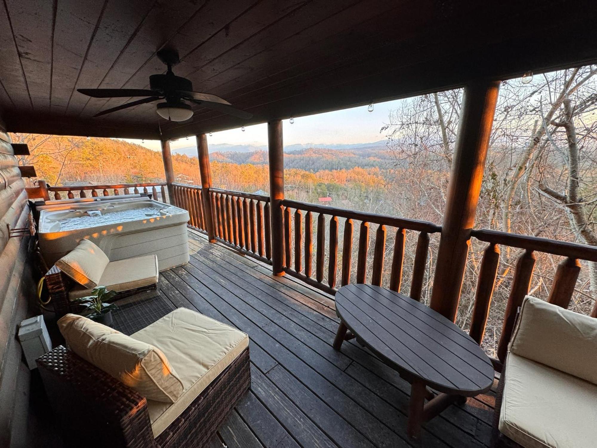 Smoky Paws - Exceptional Cabin, Stunning Mountain Views, Hot Tub, Tranquil, Gigabit Internet, Free L2 Ev พิเจนฟอร์จ ภายนอก รูปภาพ
