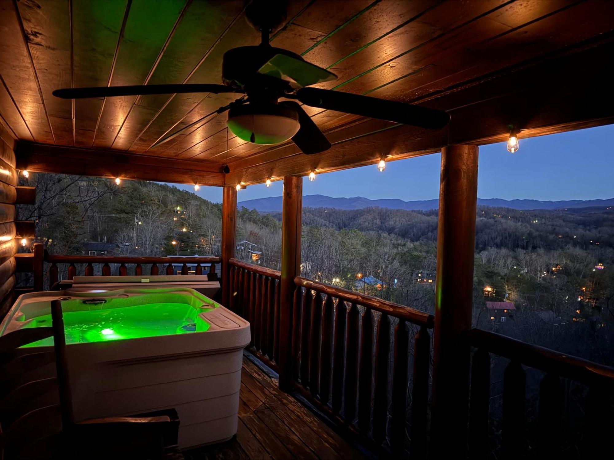 Smoky Paws - Exceptional Cabin, Stunning Mountain Views, Hot Tub, Tranquil, Gigabit Internet, Free L2 Ev พิเจนฟอร์จ ภายนอก รูปภาพ
