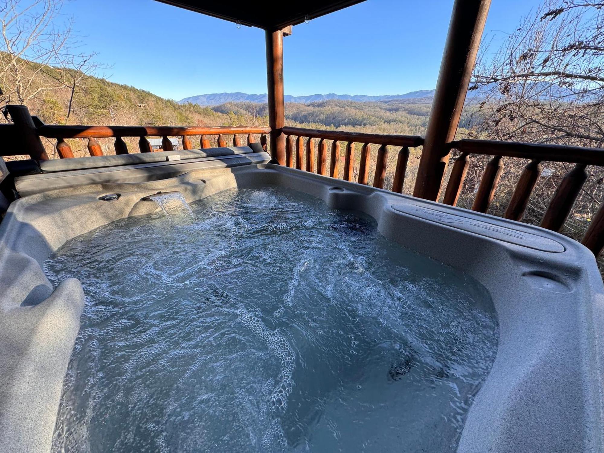 Smoky Paws - Exceptional Cabin, Stunning Mountain Views, Hot Tub, Tranquil, Gigabit Internet, Free L2 Ev พิเจนฟอร์จ ภายนอก รูปภาพ